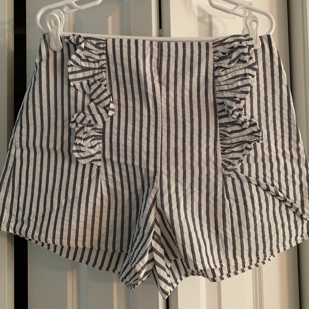 Zara XL striped shorts with ruffles.
